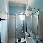 Apartman Theros